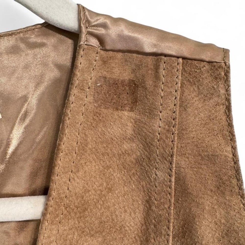 Vintage Tan suede leather‎ vest with button-up front and faux pockets. Size: M - Picture 6 of 8